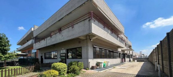 Propriété commerciale à Vimodrone, Italy 1500m² No. 74860 2