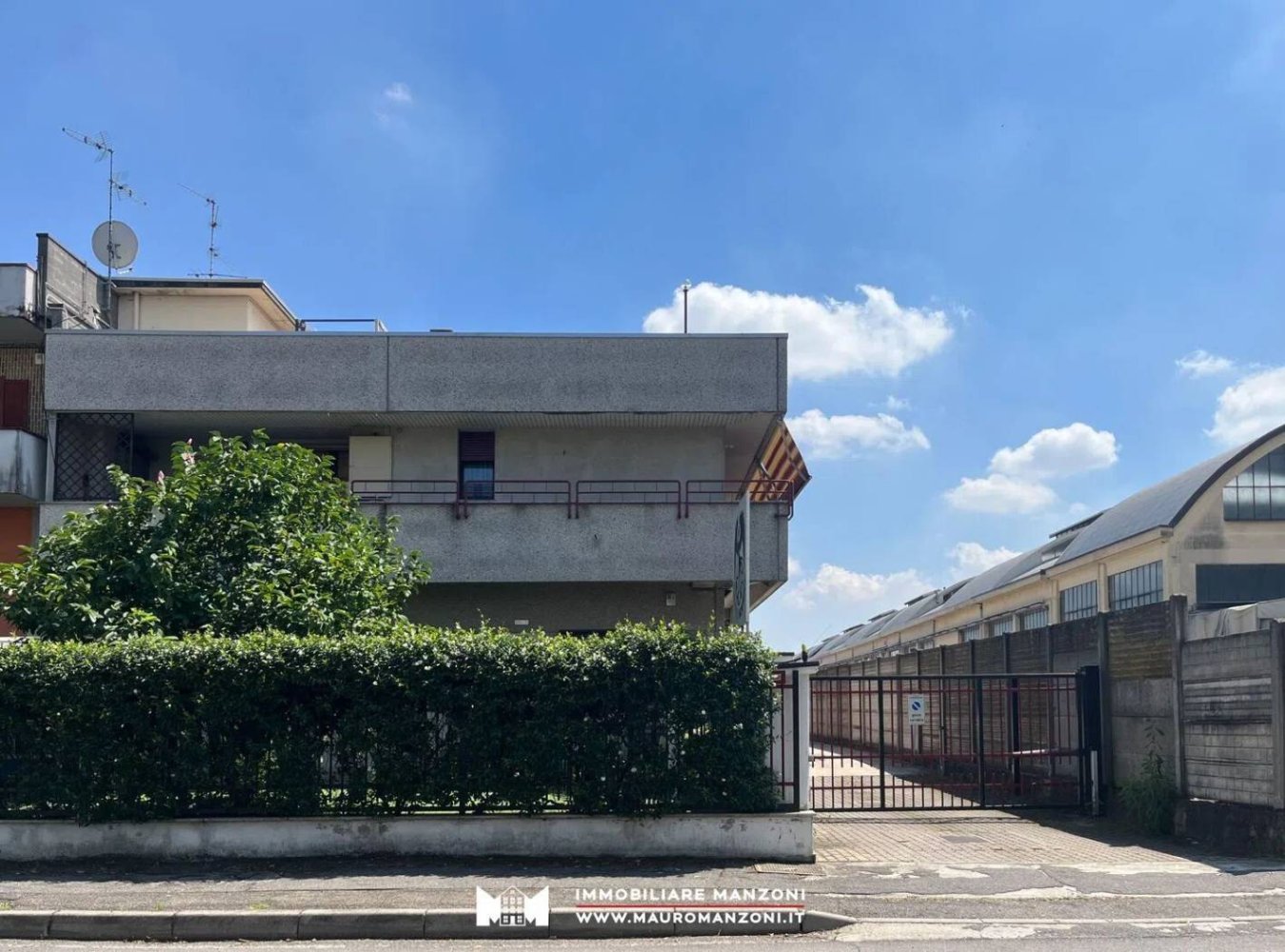 Propriété commerciale à Vimodrone, Italy 1500m² No. 74860