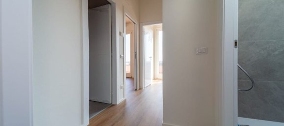 3 rooms Penthouse in Parma, Italy No. 225864 14