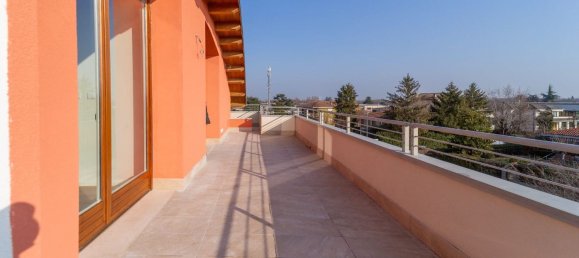 3 rooms Penthouse in Parma, Italy No. 225864 20