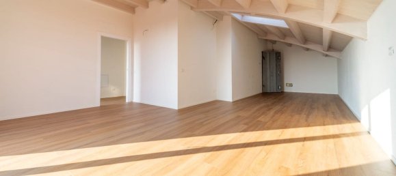 3 rooms Penthouse in Parma, Italy No. 225864 6