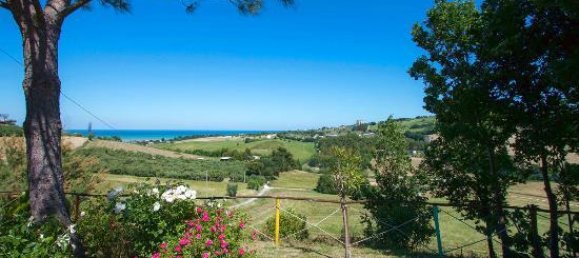 Casa de 5 dormitorios en Porto San Giorgio, Italy No. 179432 3