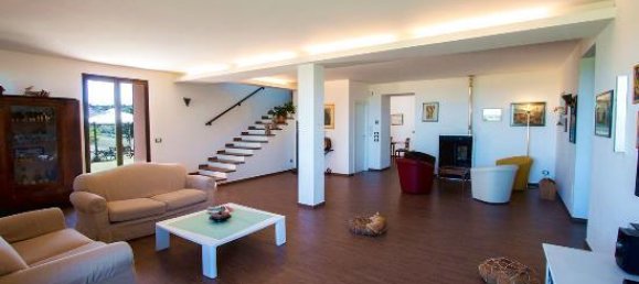 Casa de 5 dormitorios en Porto San Giorgio, Italy No. 179432 9