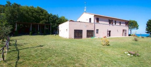 Casa de 5 dormitorios en Porto San Giorgio, Italy No. 179432 4