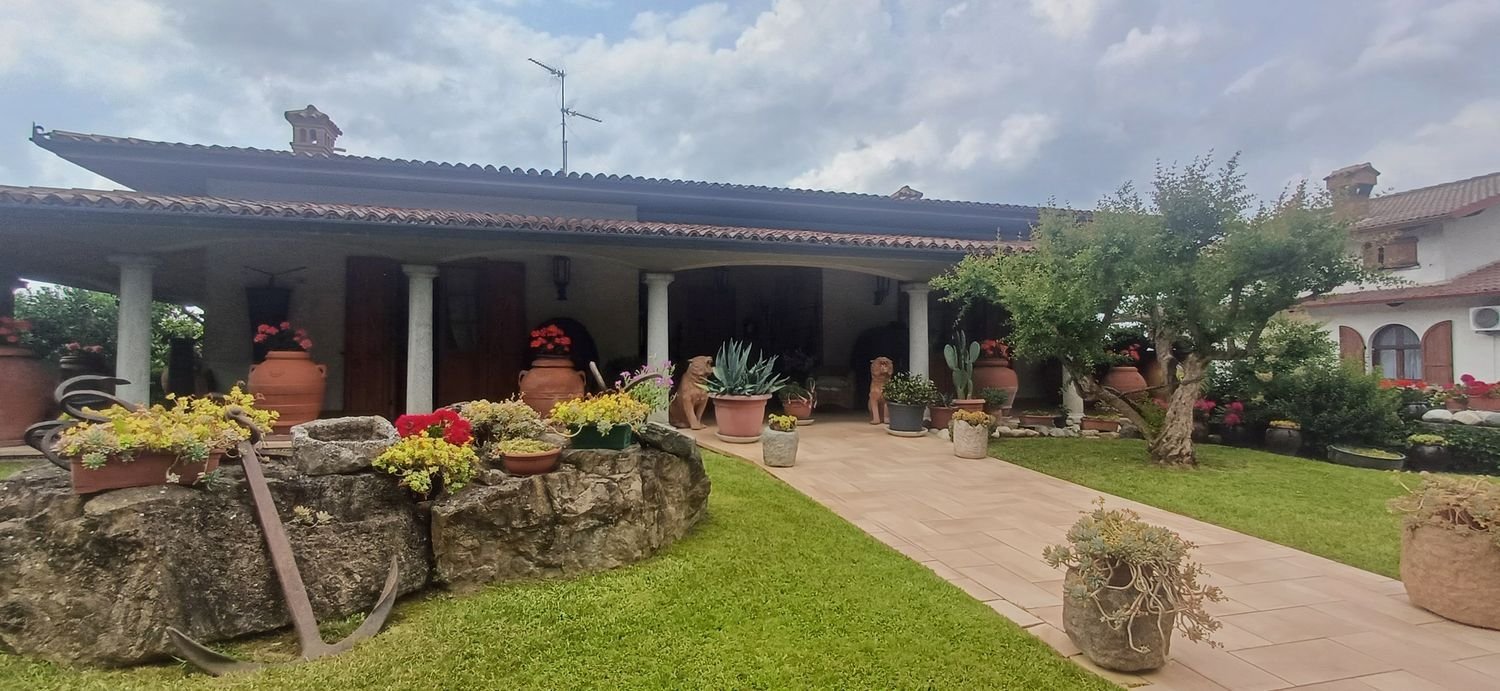 4 rooms Villa in Pavia, Italy No. 306706