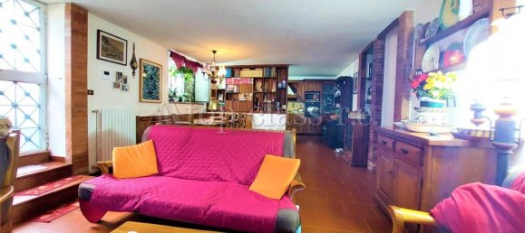 5غرفة شقة في Pozzuoli, Italy رقم 28820 20