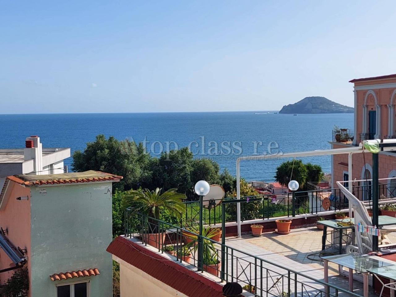 5غرفة شقة في Pozzuoli, Italy رقم 28820