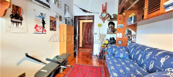 5غرفة شقة في Pozzuoli, Italy رقم 28820 2