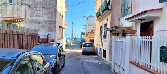 5غرفة شقة في Pozzuoli, Italy رقم 28820 14