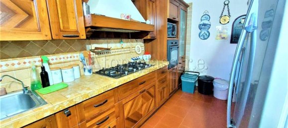 5غرفة شقة في Pozzuoli, Italy رقم 28820 21