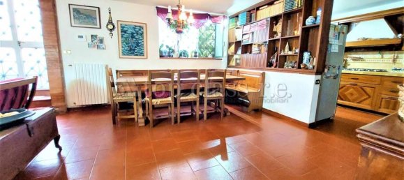 5غرفة شقة في Pozzuoli, Italy رقم 28820 18