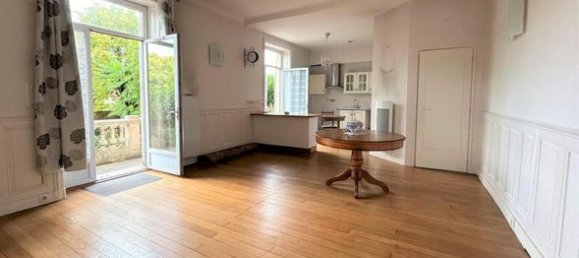 2 Schlafzimmer Wohnung in Macon, France, Nr. 355168 5