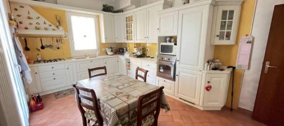 4-salle Appartement à Castenaso, Italy No. 33176 3