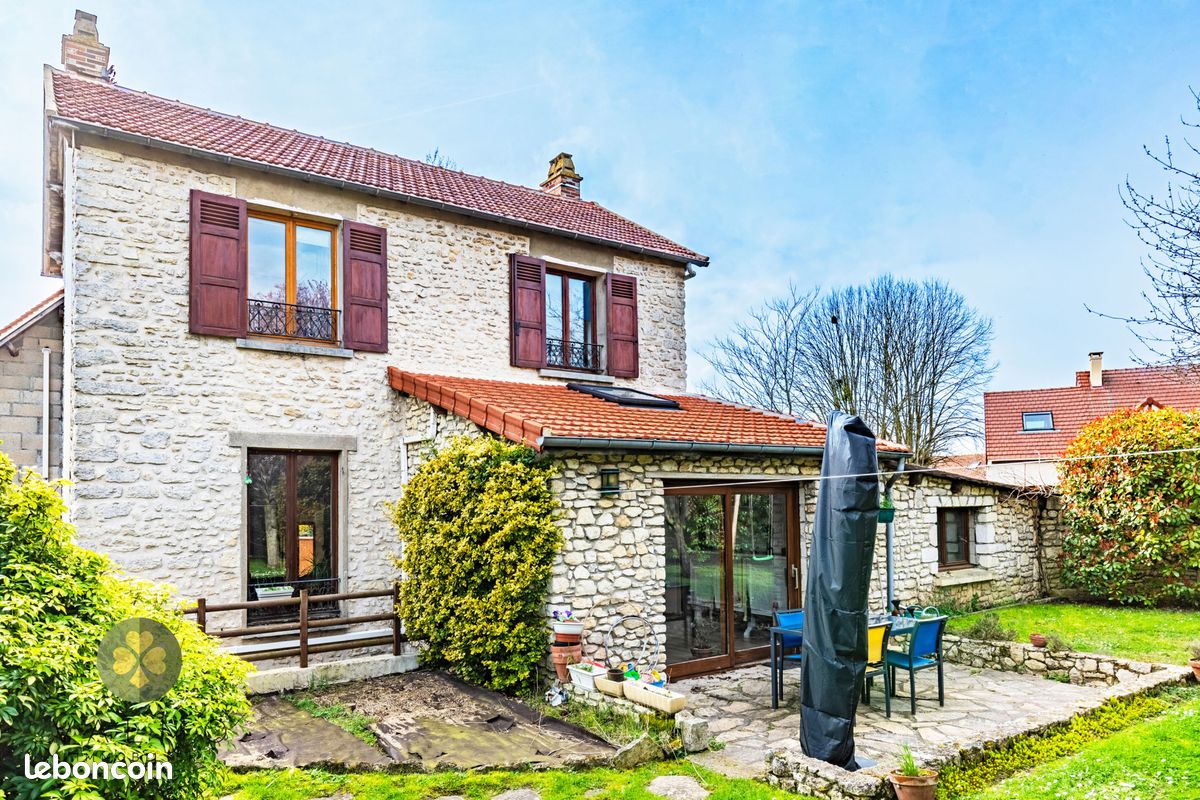 4 bedrooms House in Thoiry, France No. 132099