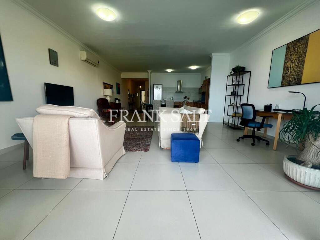 Квартира с 2 спальнями в Сент-Джулианс, Мальта № 11698