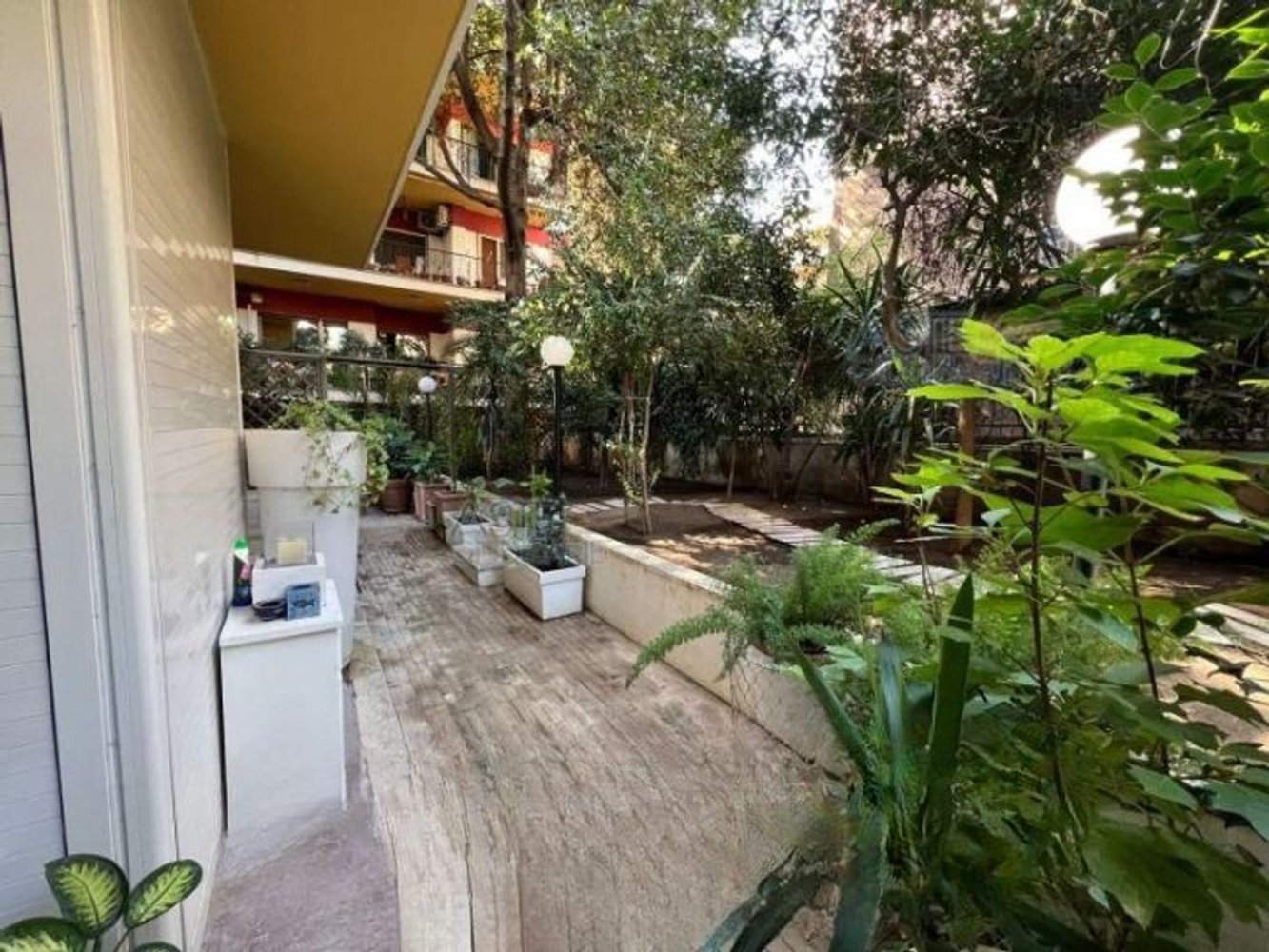 Квартира с 4 комнатами в Рим, Италия № 32399