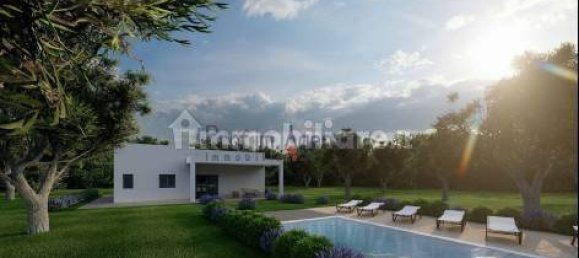 Дом с 3 спальнями в Остуни, Италия № 218285 3