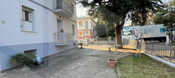 4 rooms Apartment in Castelnuovo Rangone, Italy No. 28619 3