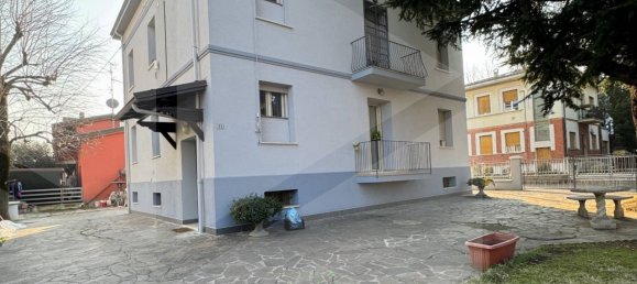 4 rooms Apartment in Castelnuovo Rangone, Italy No. 28619 2