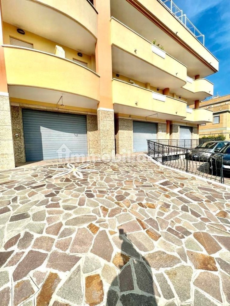 3غرفة عقار تجاري في Fiumicino, Italy رقم 365169