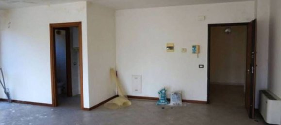 Büro in Gonzaga, Italy 77m², Nr. 265636 11