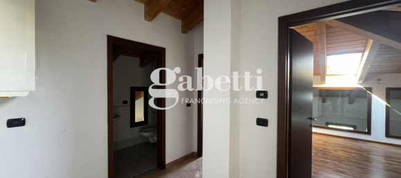 2 bedrooms Apartment in Bologna, Italy No. 57539 3