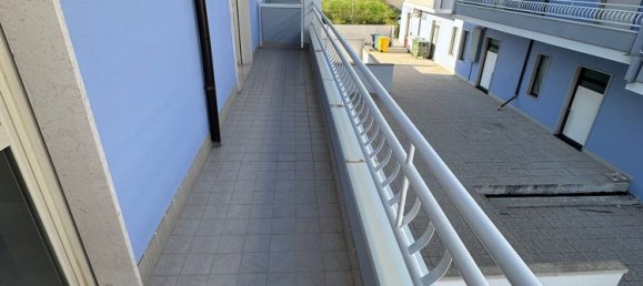 5 rooms Apartment in Casalbordino, Italy No. 131734 2