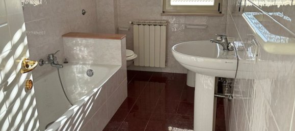 5 rooms Apartment in Casalbordino, Italy No. 131734 21