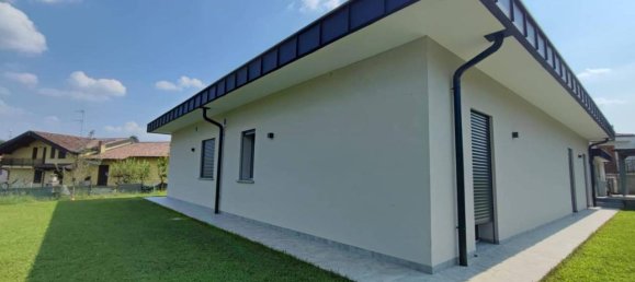 4 rooms Villa in Comignago, Italy No. 24198 11