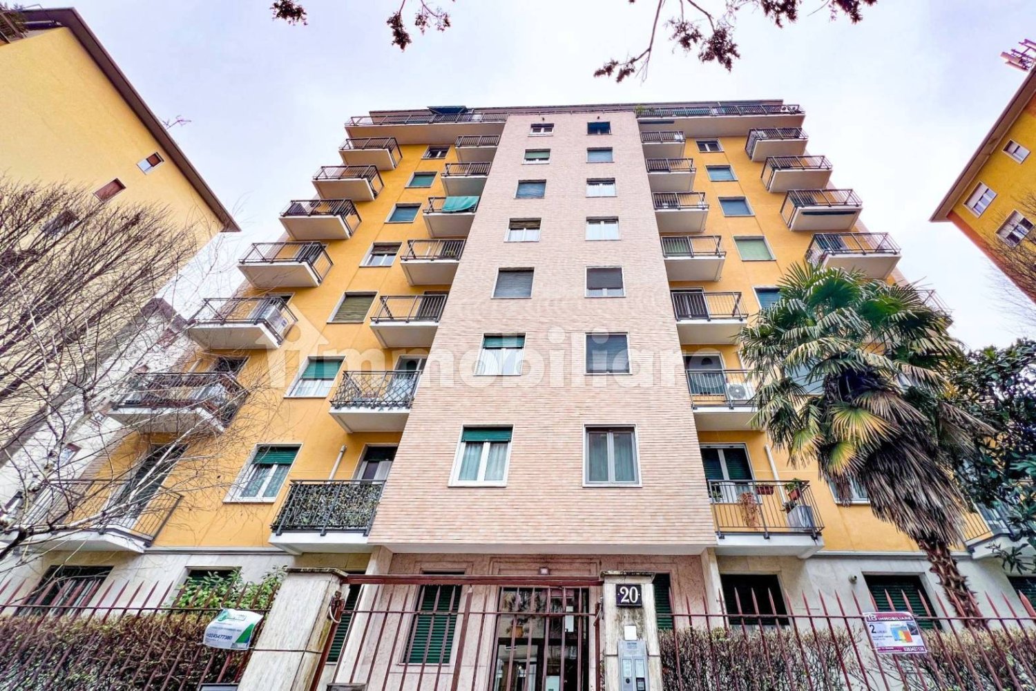 2 bedrooms Apartment in Milan, Italy No. 239885