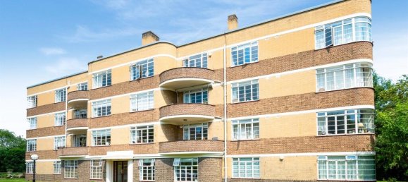 3 bedrooms Apartment in London, United Kingdom No. 9925 2