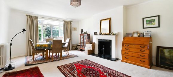 3 bedrooms Apartment in London, United Kingdom No. 9925 5