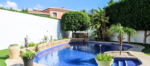 4 bedrooms Villa in Moraira, Spain No. 4401 6