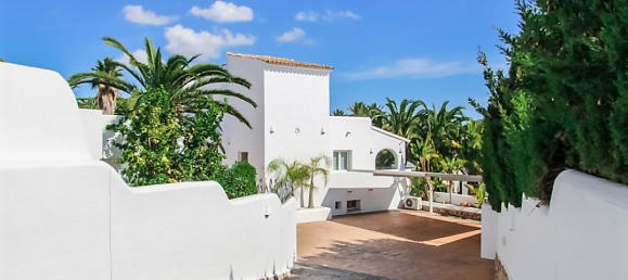4 bedrooms Villa in Moraira, Spain No. 4401 25