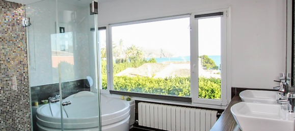 4 bedrooms Villa in Moraira, Spain No. 4401 20