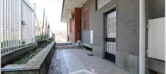 2 bedrooms Villa in Villarbasse, Italy No. 98442 3