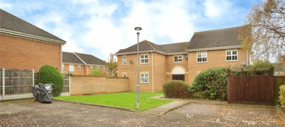 1 bedroom Apartment in Waltham Abbey, United Kingdom No. 11538 2