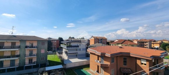 3 rooms Apartment in Carugate, Italy No. 15071 12