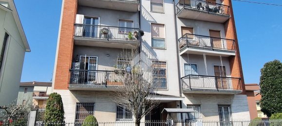 3 rooms Apartment in Carugate, Italy No. 15071 38