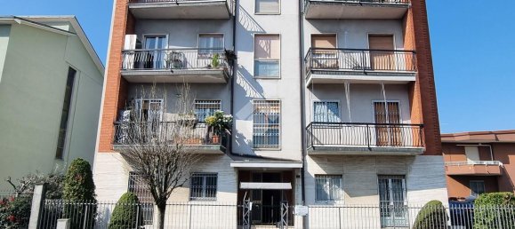 3 rooms Apartment in Carugate, Italy No. 15071 39