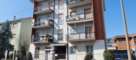 3 rooms Apartment in Carugate, Italy No. 15071 42