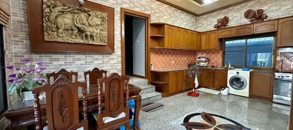 6 bedrooms Cafe / restaurant in Pattaya, Thailand No. 8394 11