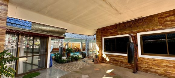 6 bedrooms Cafe / restaurant in Pattaya, Thailand No. 8394 5