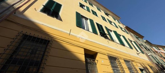 3 bedrooms Apartment in Genoa, Italy No. 15731 3