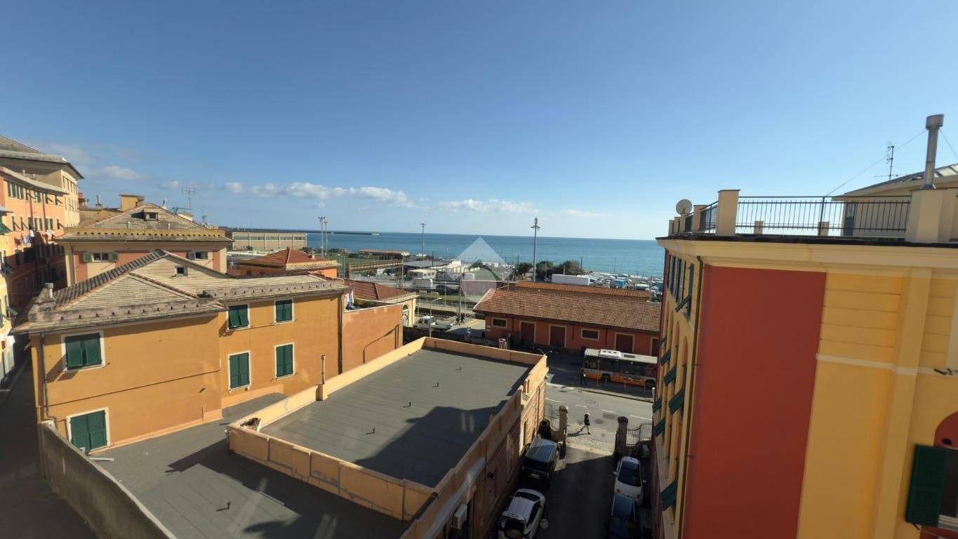 3 bedrooms Apartment in Genoa, Italy No. 15731
