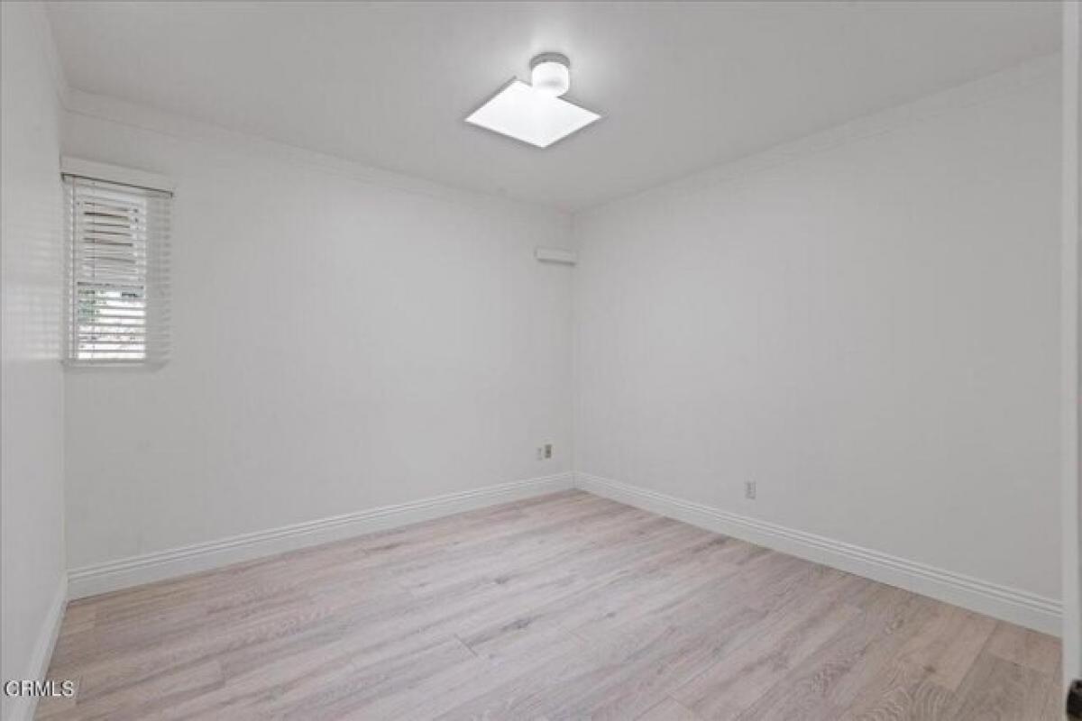 4 bedrooms House in North Hills, USA No. 418162