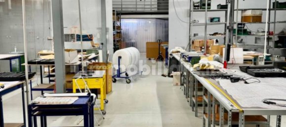 3590m² Warehouse in Caponago, Italy No. 311098 8