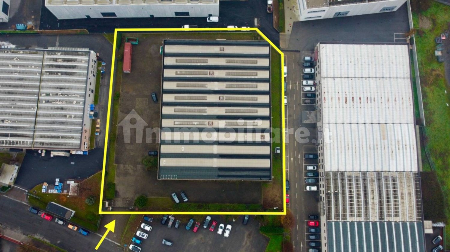 3590m² Warehouse in Caponago, Italy No. 311098