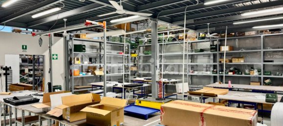 3590m² Warehouse in Caponago, Italy No. 311098 38