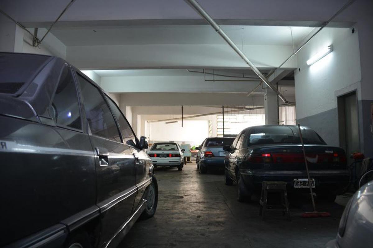 675m² Commercial property in Buenos Aires, Argentina No. 109530